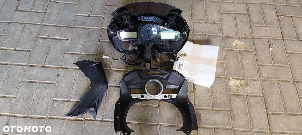 HONDA CBF 1000 LICZNIK ZEGARY WYPEŁNIENIE OWIEWKA BOK ZEGARY - 13