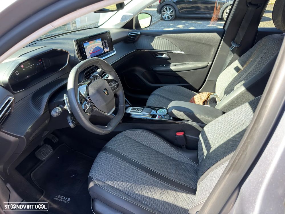 Peugeot 208 1.2 Hybrid Allure e-DCS6 - 8