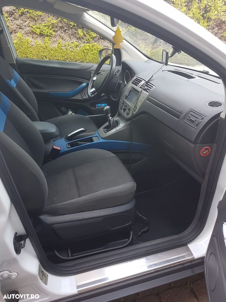 Ford Kuga - 8