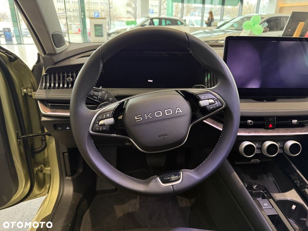 Skoda Superb 2.0 TDI SCR 4x4 L&K DSG - 17