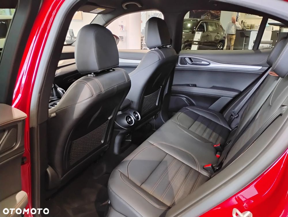 Alfa Romeo Stelvio 2.0 Turbo Intensa Q4 - 21