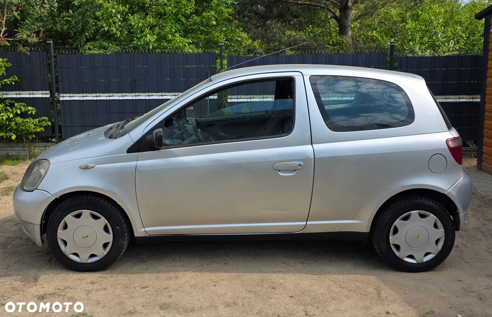 Toyota Yaris 1.0 Base - 13