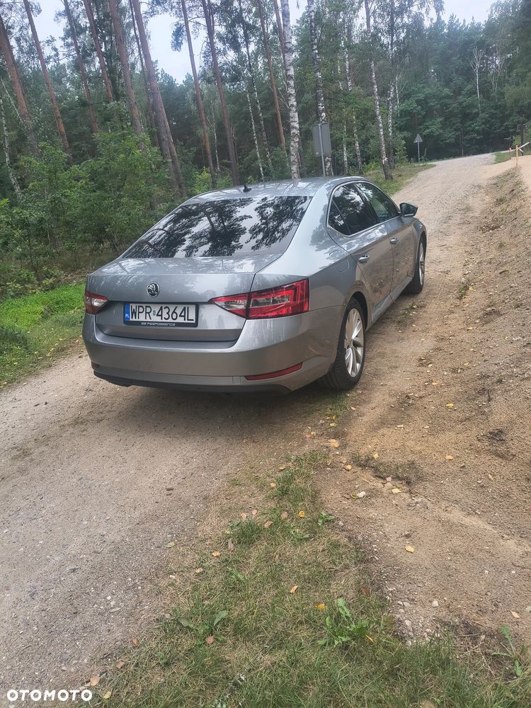 Skoda Superb 2.0 TDI 4x4 Active DSG - 3