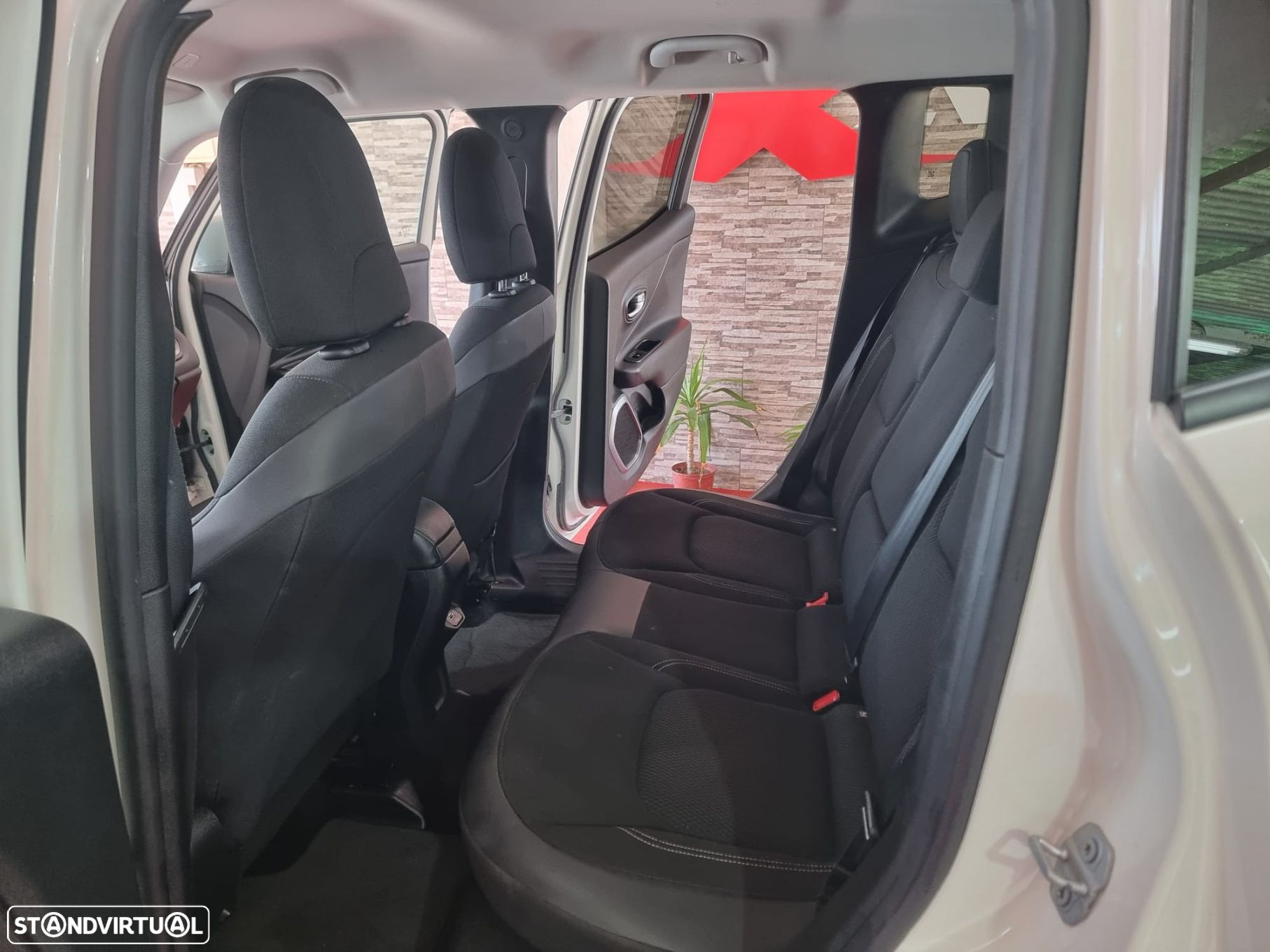 Jeep Renegade 1.0 T Limited - 15