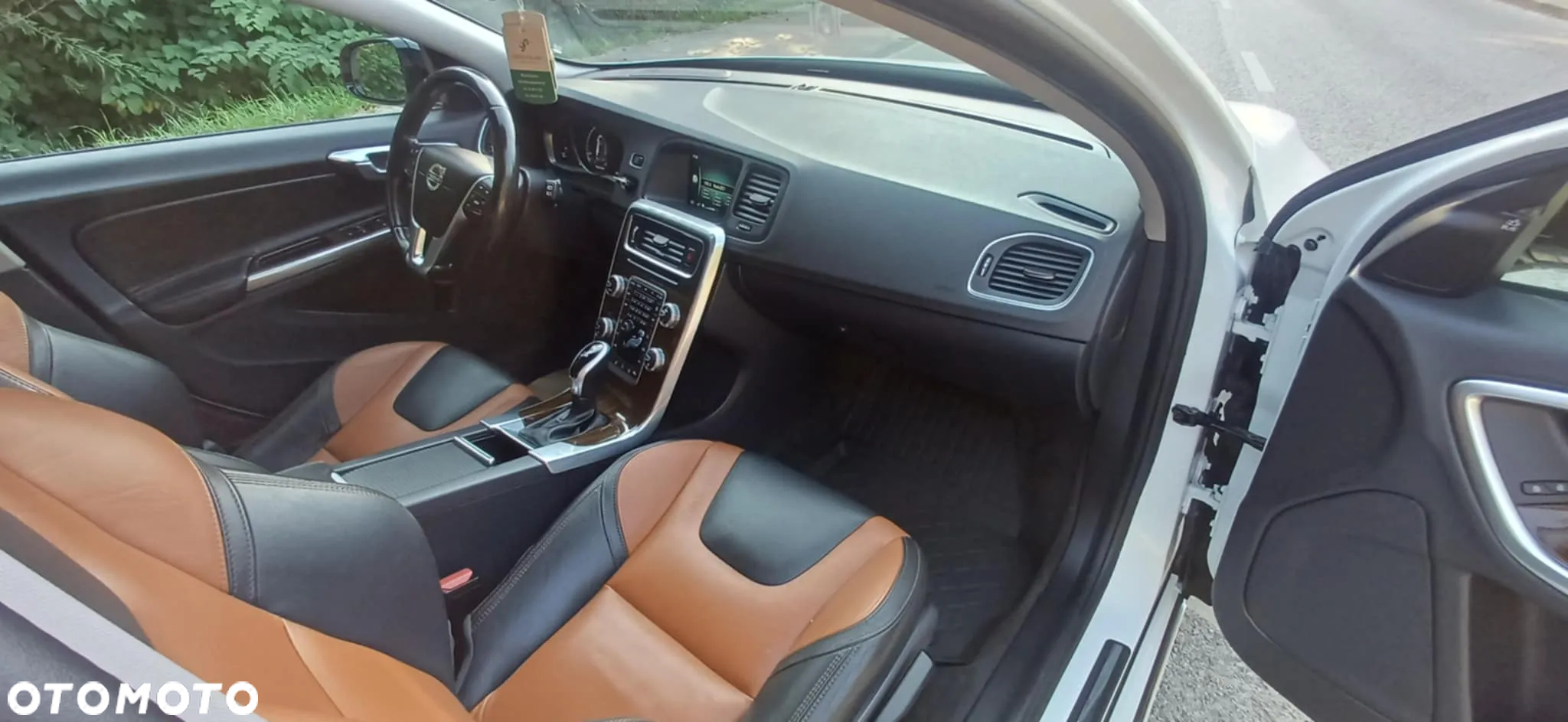 Volvo V60 Cross Country D3 Drive-E Momentum - 26