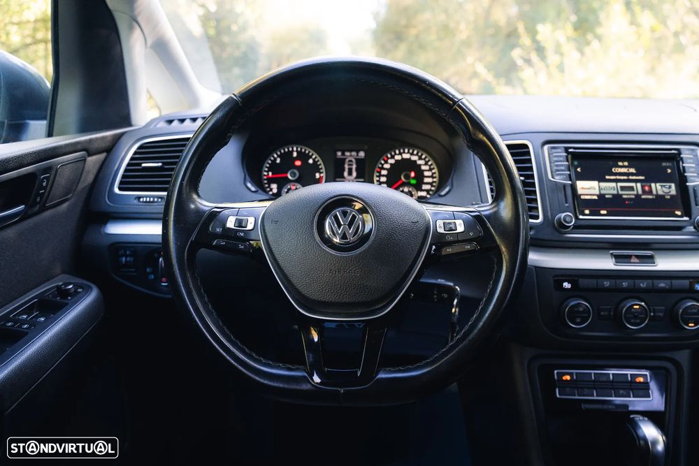VW Sharan 2.0 TDI Blue Confortline DSG - 39