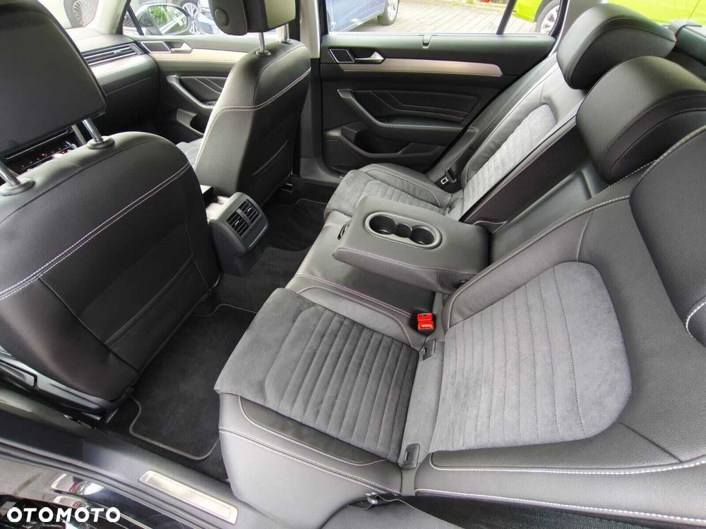 Volkswagen Passat Variant 2.0 TSI Elegance DSG - 20