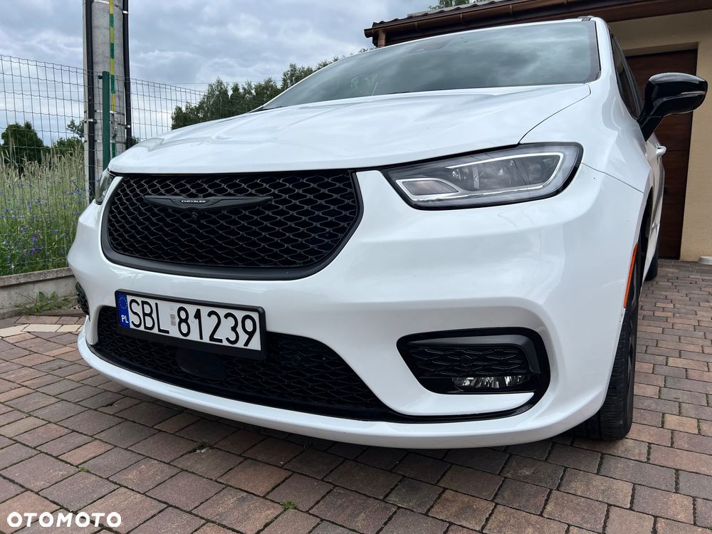 Chrysler Pacifica - 12