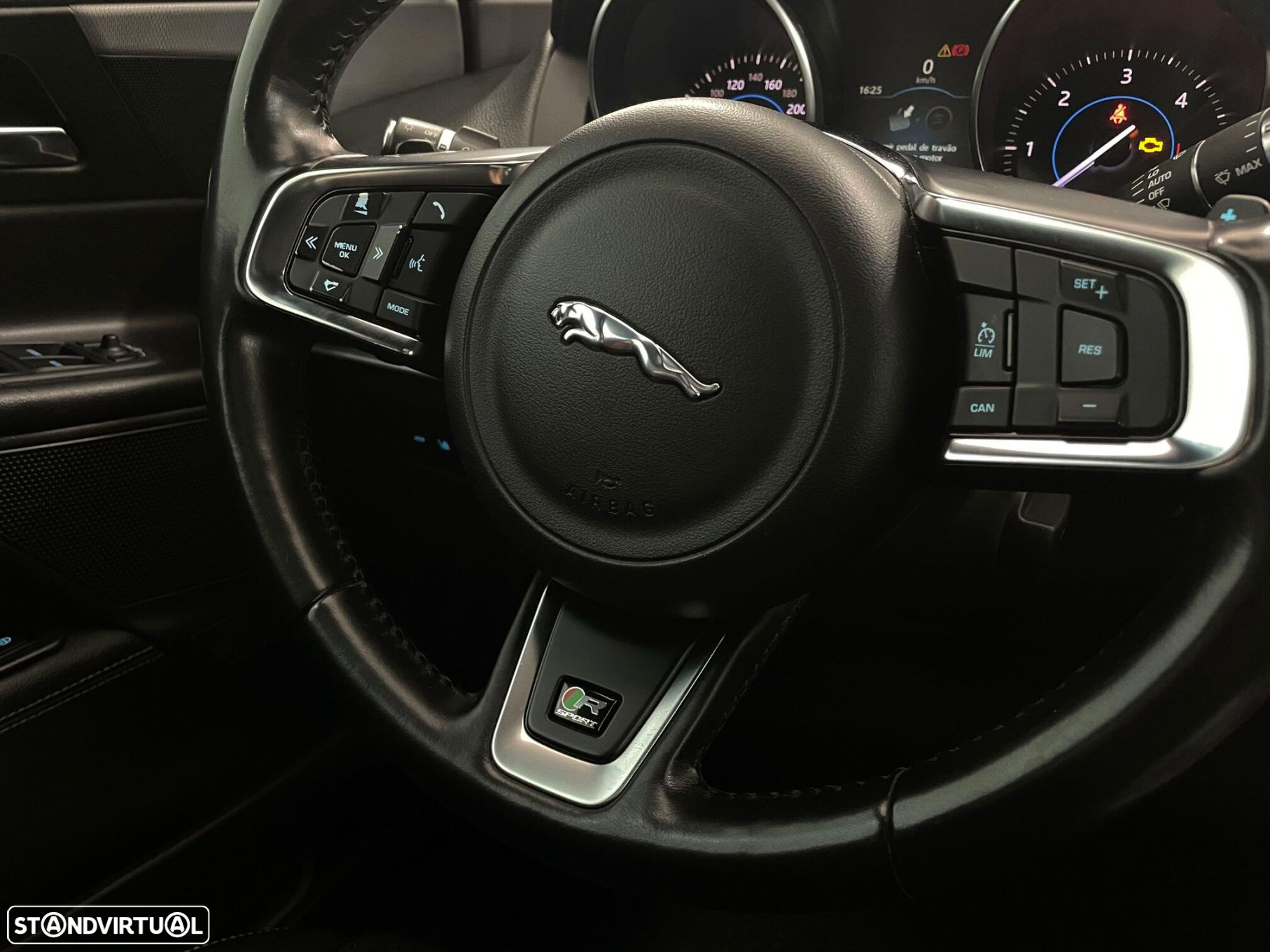 Jaguar XE 2.0 D R-Sport Aut. - 31