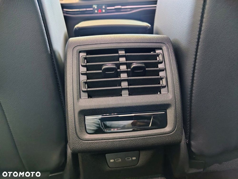 Volkswagen Golf - 25