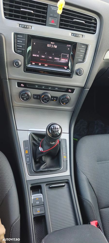 Volkswagen Golf 1.6 TDI DPF BMT Comfortline - 12