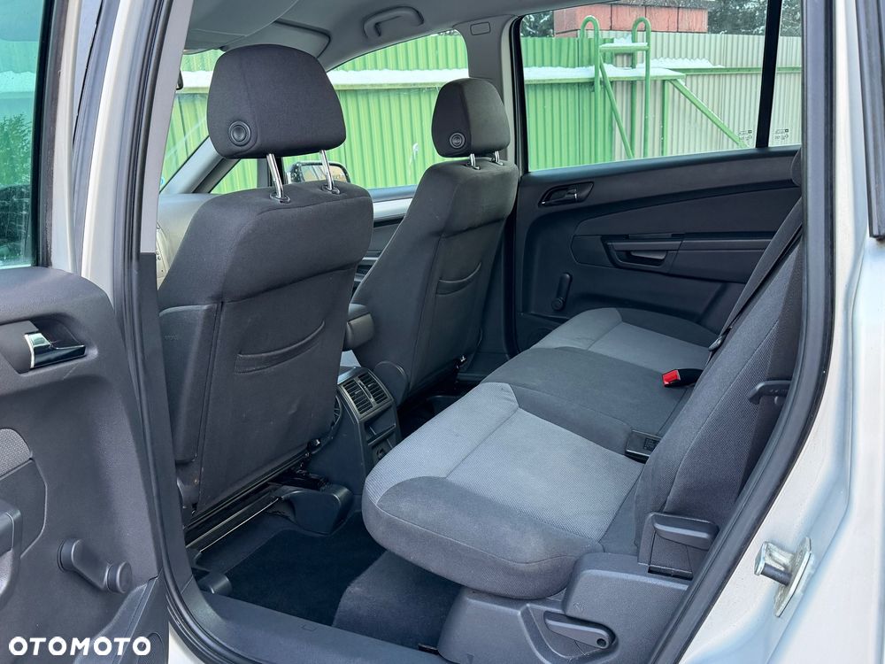 Opel Zafira - 22