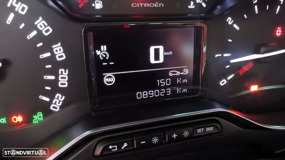 Citroën C3 1.2 PureTech Shine - 32