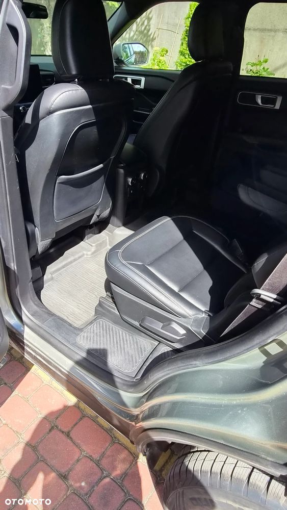 Ford Explorer - 11