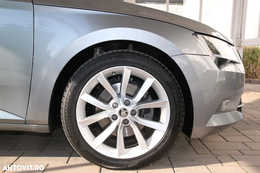 Skoda Superb 2.0 TDI DSG Sportline - 18