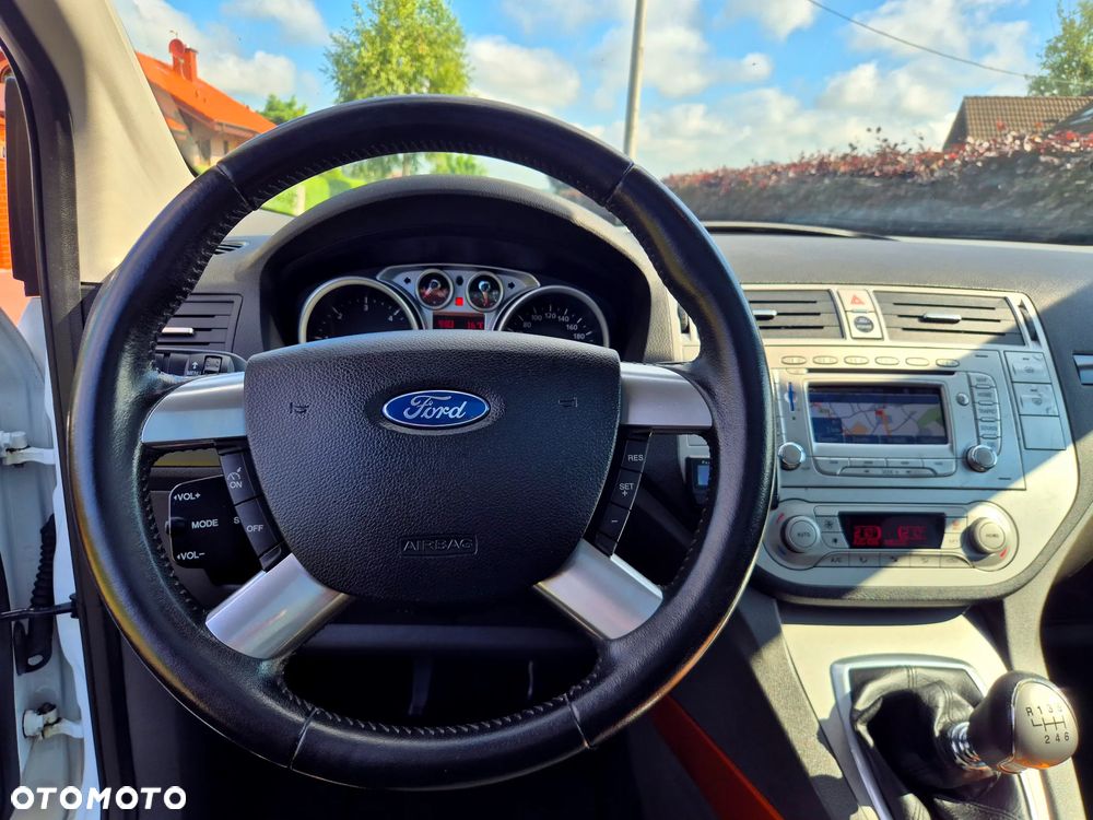 Ford Kuga 2.0 TDCi 4x4 Titanium - 29