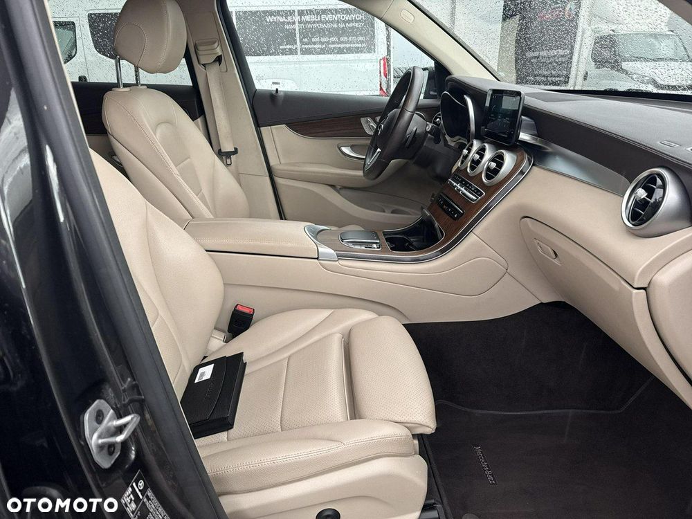 Mercedes-Benz GLC - 22