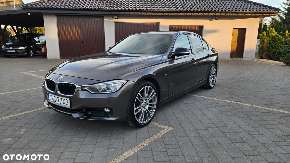 BMW Seria 3 318d Sport Line - 10