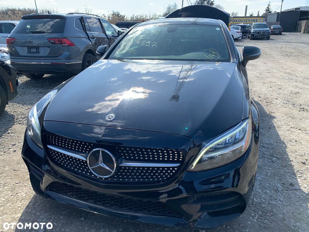 Mercedes-Benz Klasa C 300 4Matic 9G-TRONIC - 2