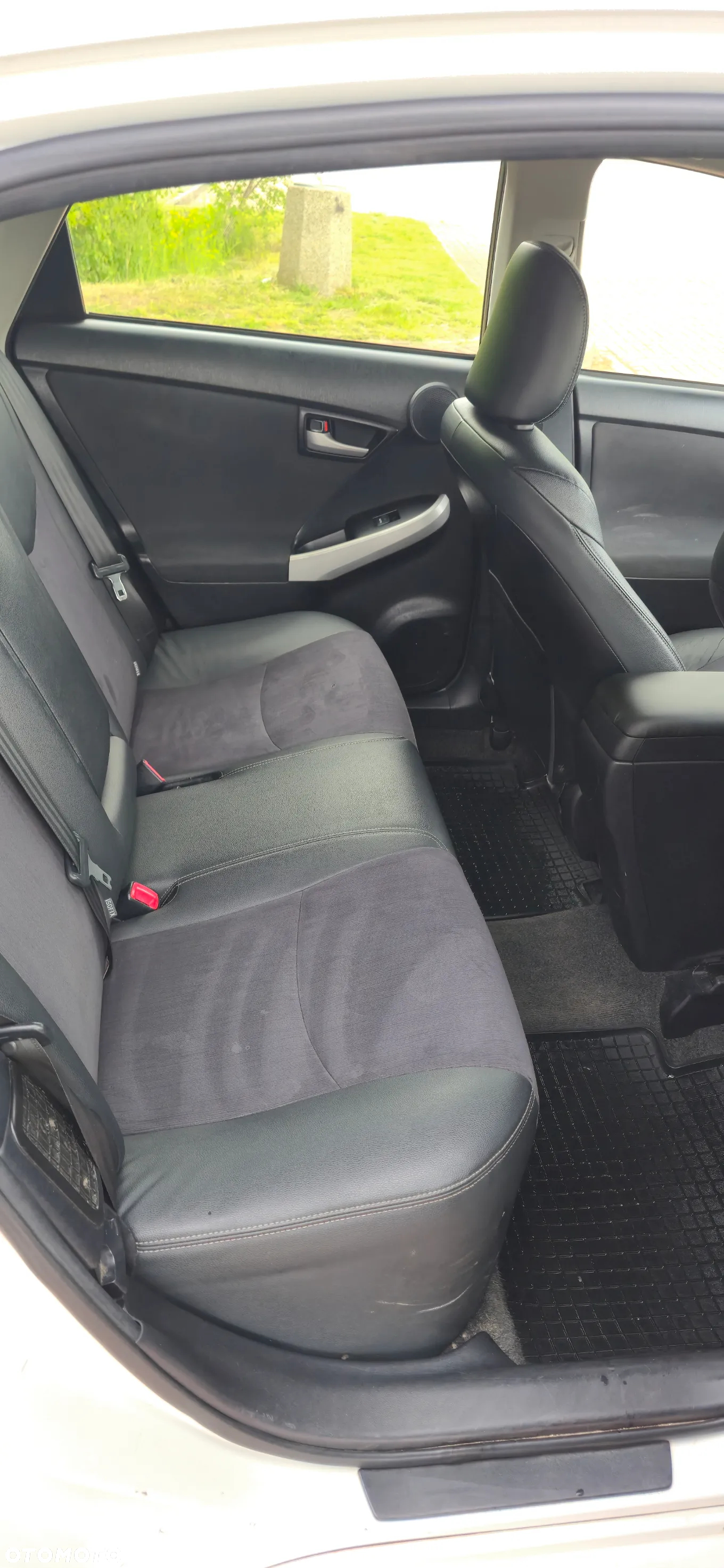 Toyota Prius 1.8 HSD Prestige - 11