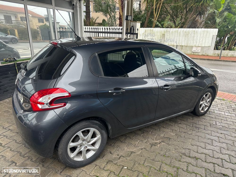 Peugeot 208 1.2 VTi SE Style - 4