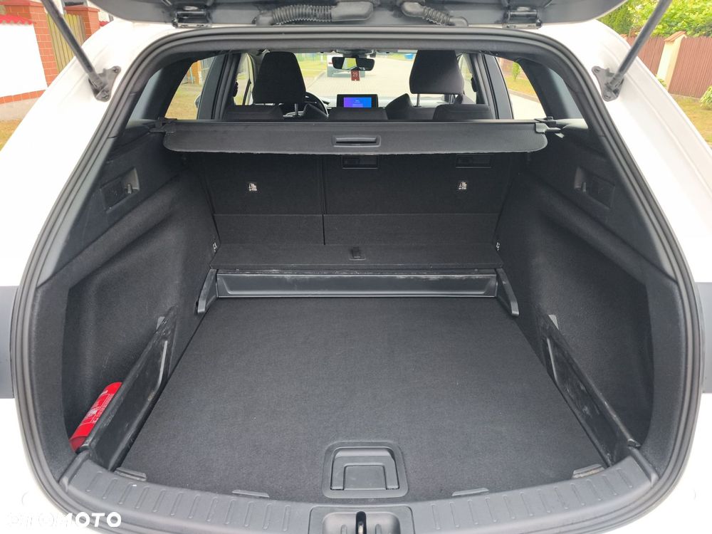 Toyota Corolla 1.8 Hybrid Comfort - 12