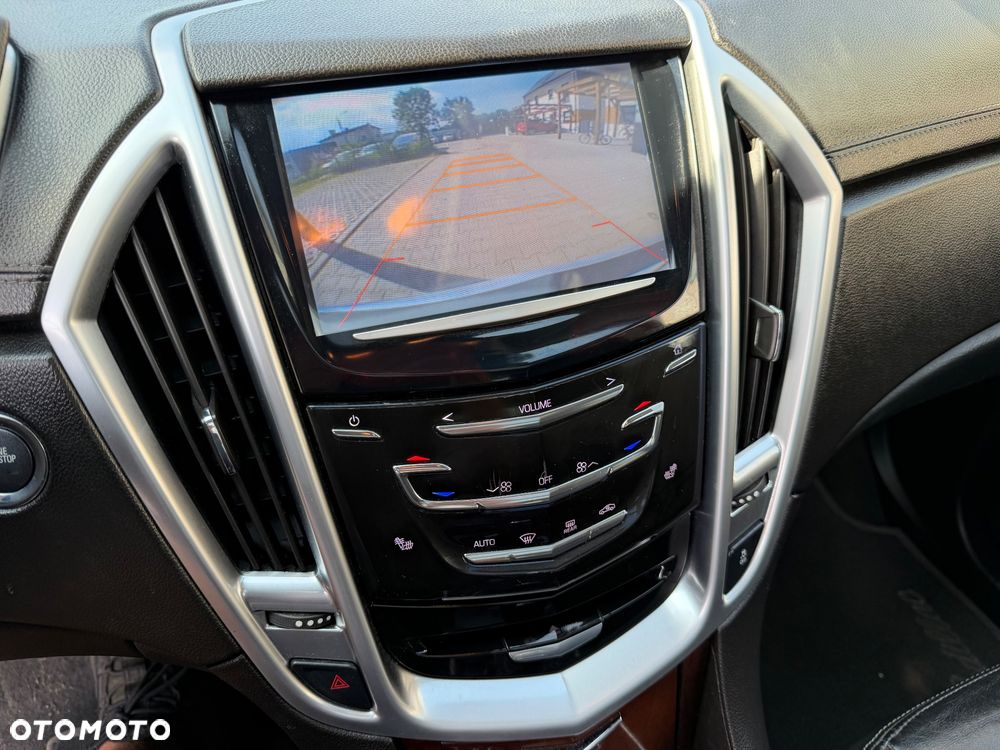 Cadillac SRX - 19