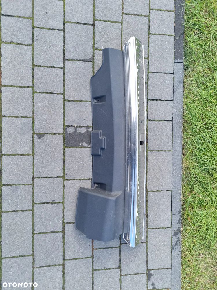 Osłona wewnętrzna pasa tylnego AUDI Q8 4M8864483A