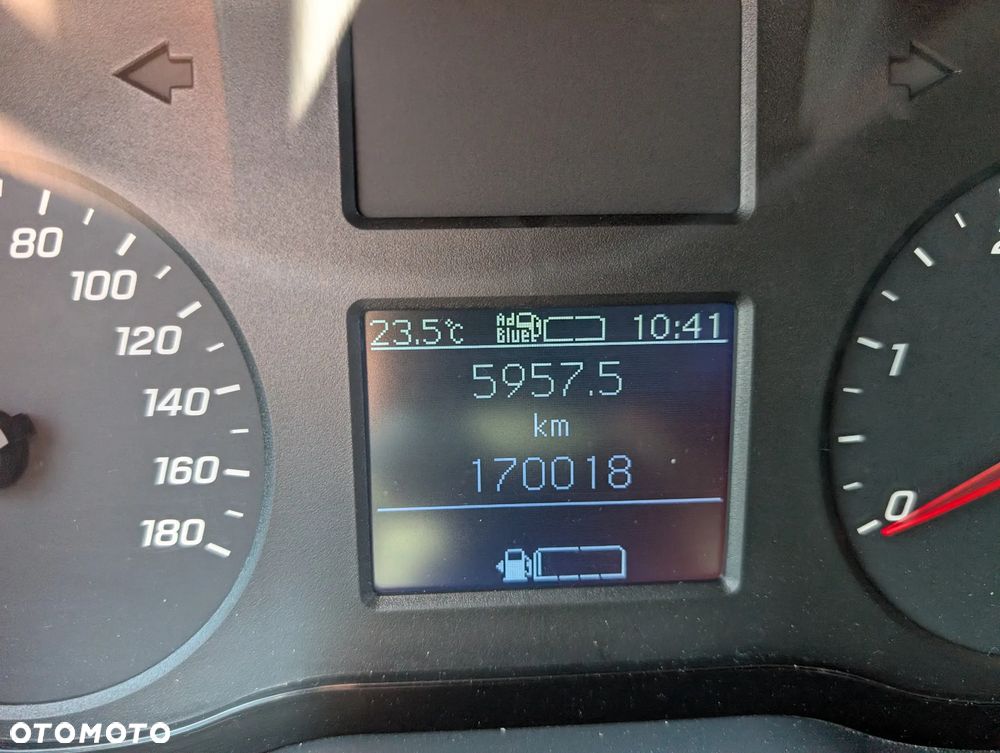 Mercedes-Benz Sprinter - 22