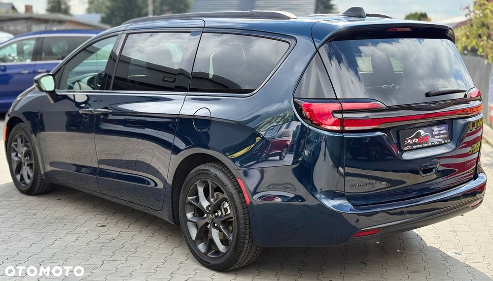 Chrysler Pacifica - 10