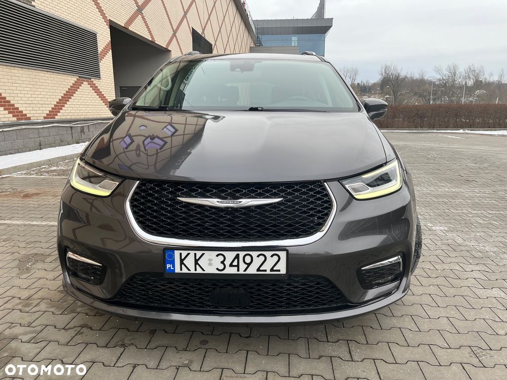 Chrysler Pacifica - 1