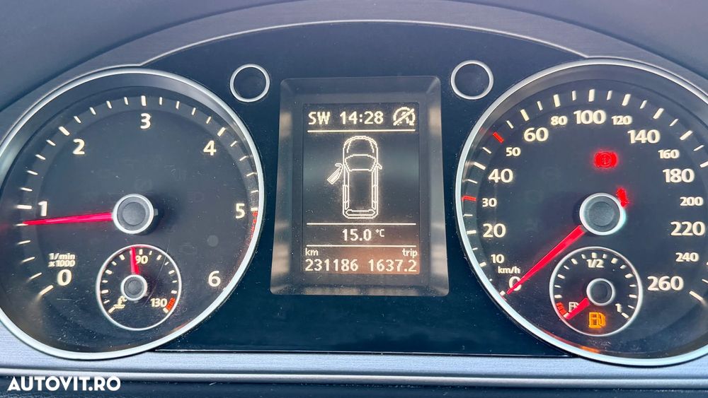 Volkswagen Passat Variant 2.0 TDI BlueMotion Technology DPF Comfortline - 12