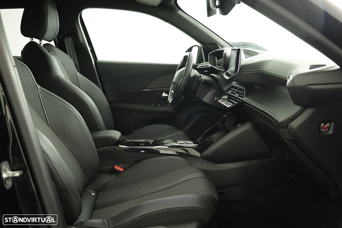 Peugeot e-2008 50 kWh GT - 24