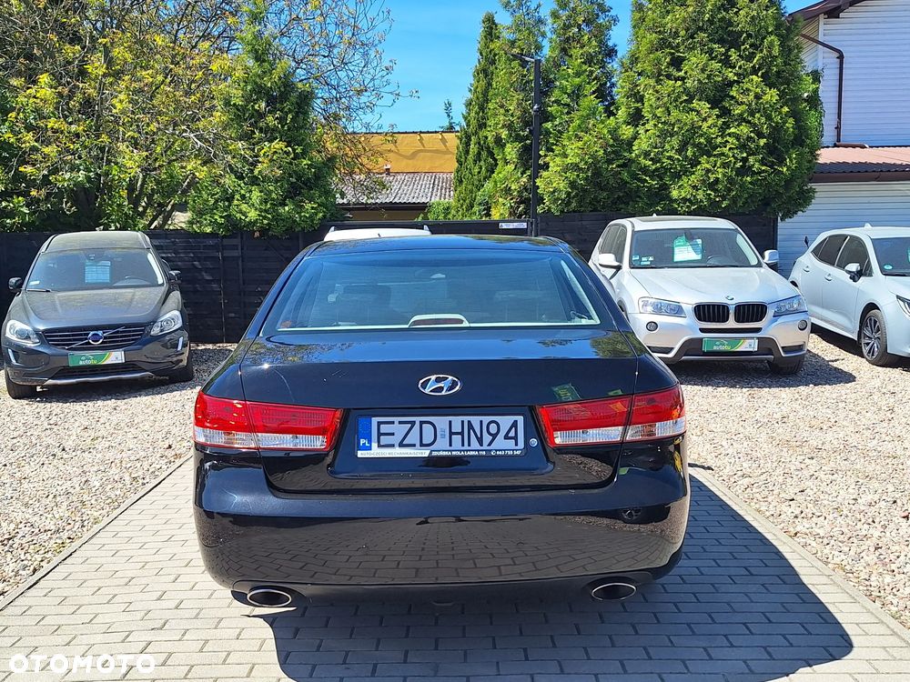 Hyundai Sonata - 16