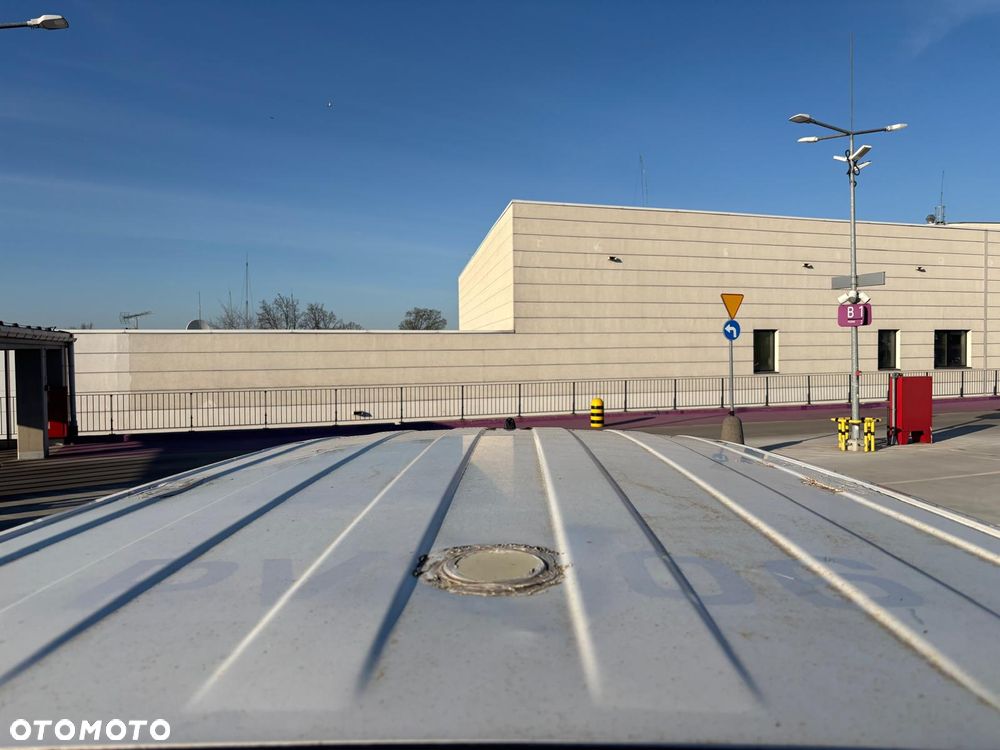 Nissan NV200 Evalia - 13