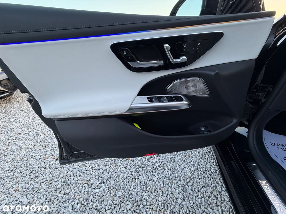 Mercedes-Benz Klasa E 400e 4Matic 9G-TRONIC - 28