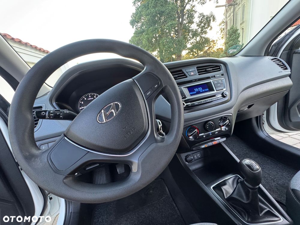 Hyundai i20 - 15