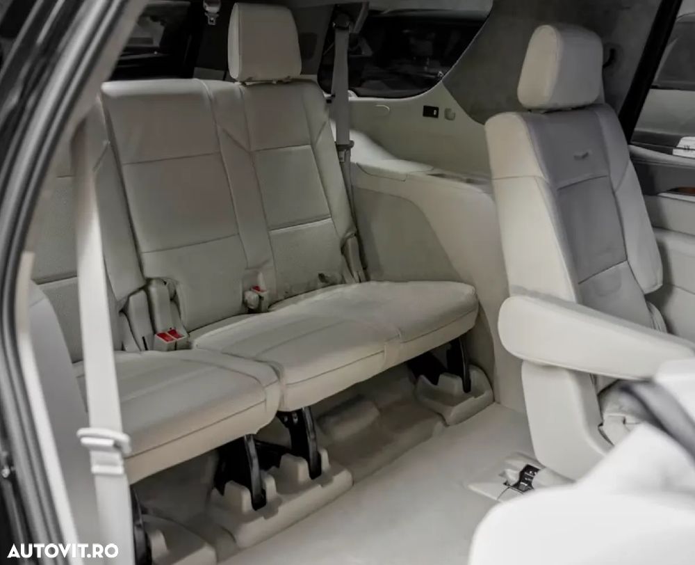 Cadillac Escalade - 13