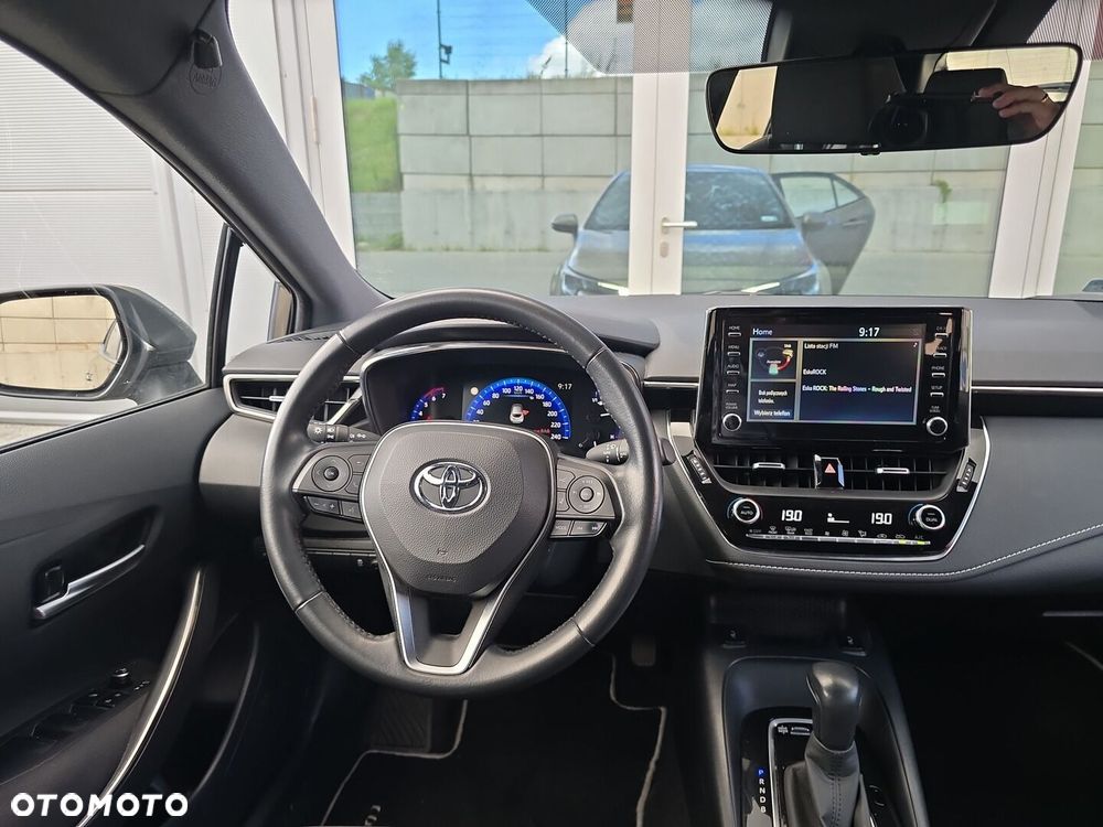 Toyota Corolla 1.8 Hybrid Comfort - 17