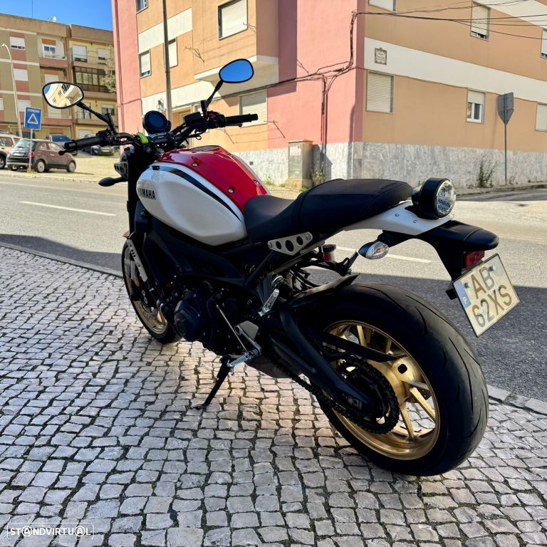 Yamaha XSR 900 - 21