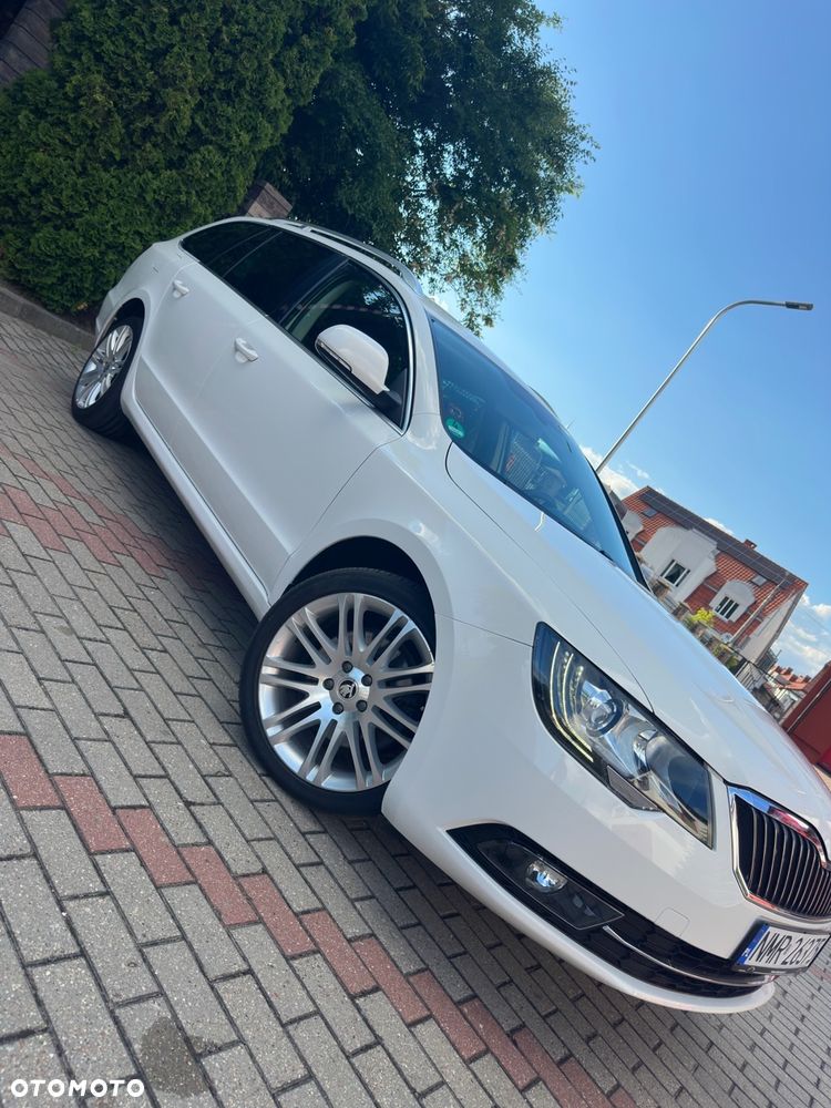 Skoda Superb 2.0 TDI DSG Exclusive - 2
