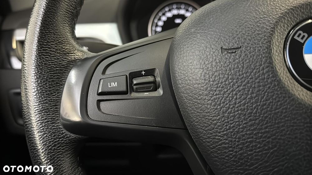 BMW X1 sDrive16d - 26