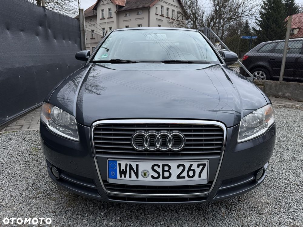 Audi A4 Limousine - 5