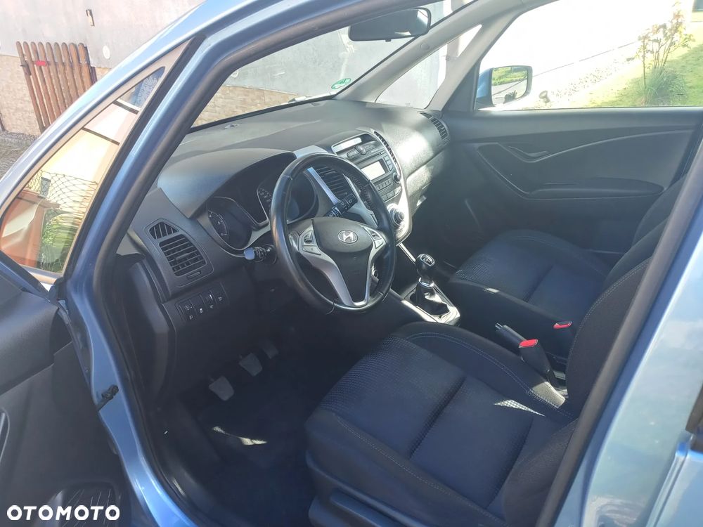 Hyundai ix20 1.6 CRDi UEFA EURO 2012 Edition - 4