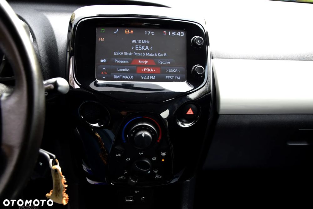 Toyota Aygo x-play - 24