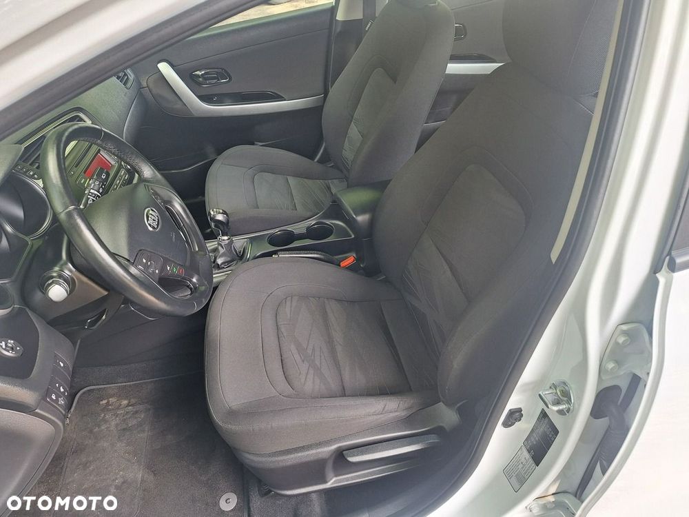 Kia Ceed - 10