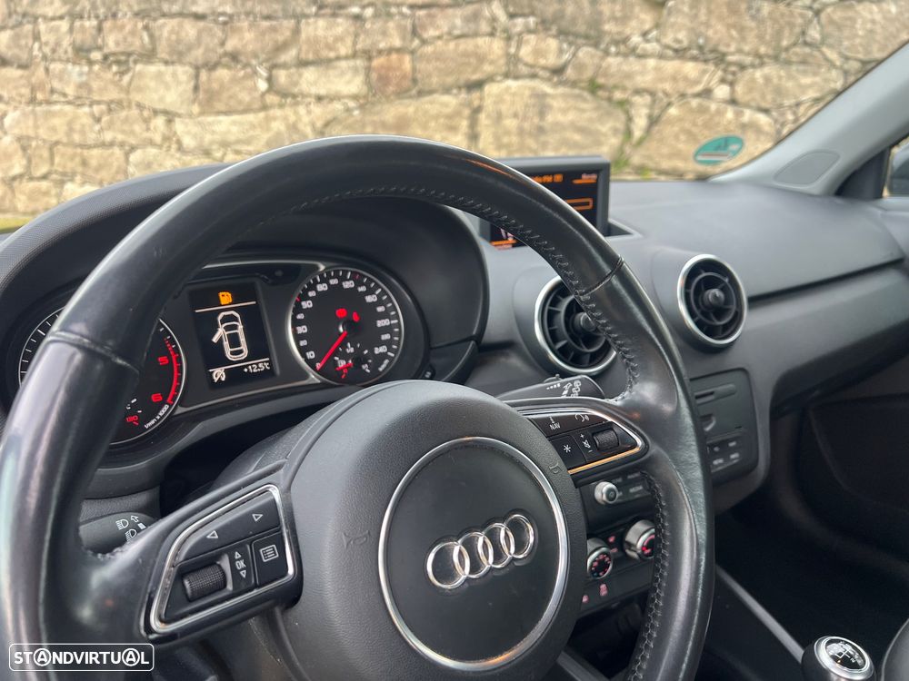 Audi A1 1.6 TDI S line edition - 14