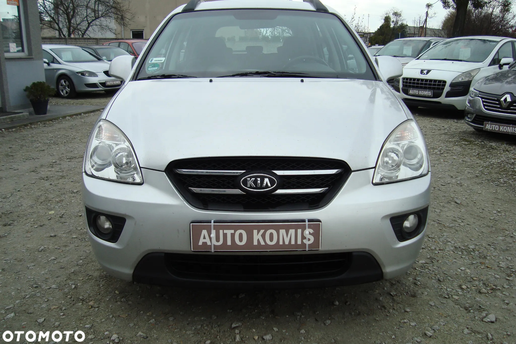 Kia Carens - 2