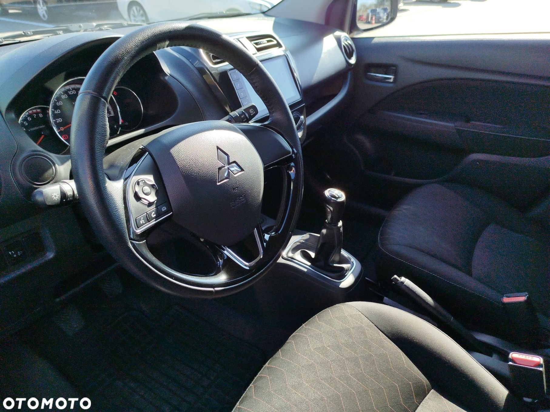 Mitsubishi Space Star - 10