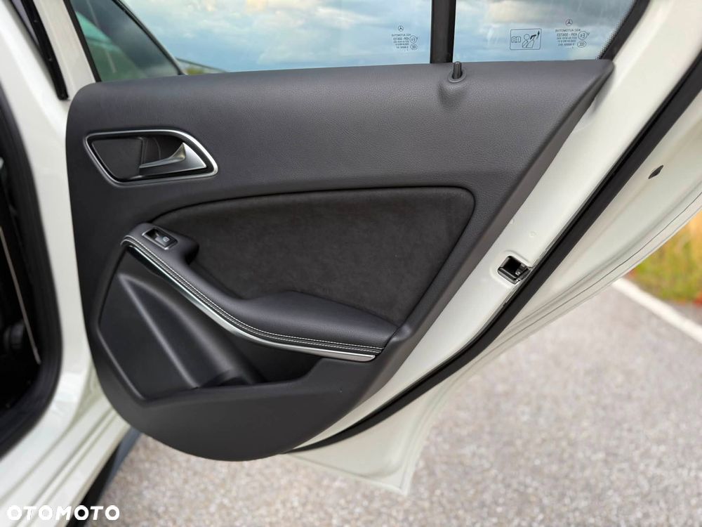 Mercedes-Benz Klasa A 180 (BlueEFFICIENCY) AMG Sport - 23
